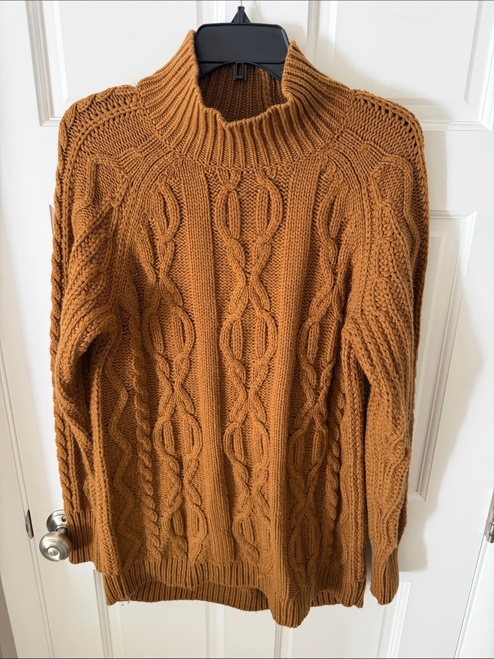 L.L. Bean Wool Blend Chunky Cable Knit
Pullover Sweater Fisherman Size Medium